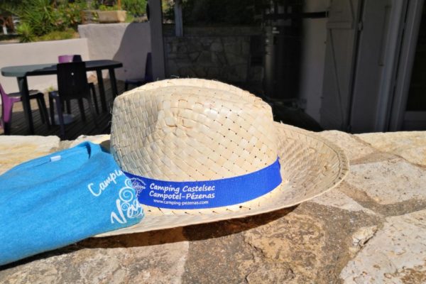 chapeau-tshirt-camping-campotel