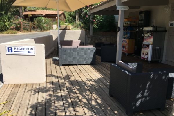 mobilier-accueil-camping-pezenas-3